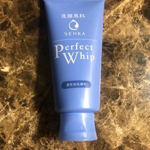 NEW Shisheido Senka Perfect Whip cleansing foam